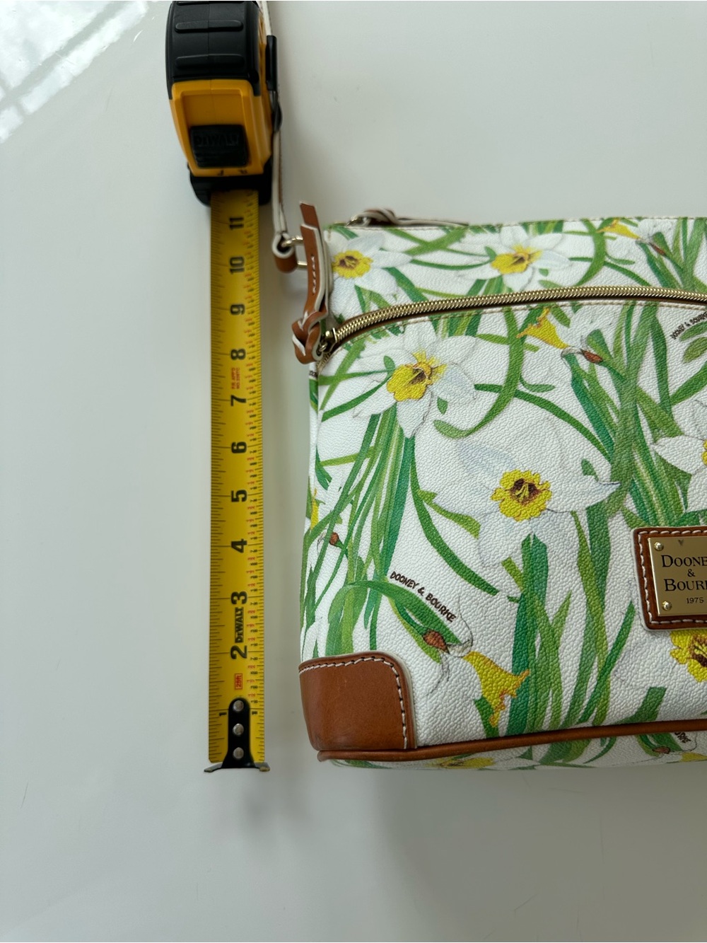 Dooney & Bourke Daffodil Becca Shoulder Bag White Floral Leather Trim J9856886 - Picture 11 of 16